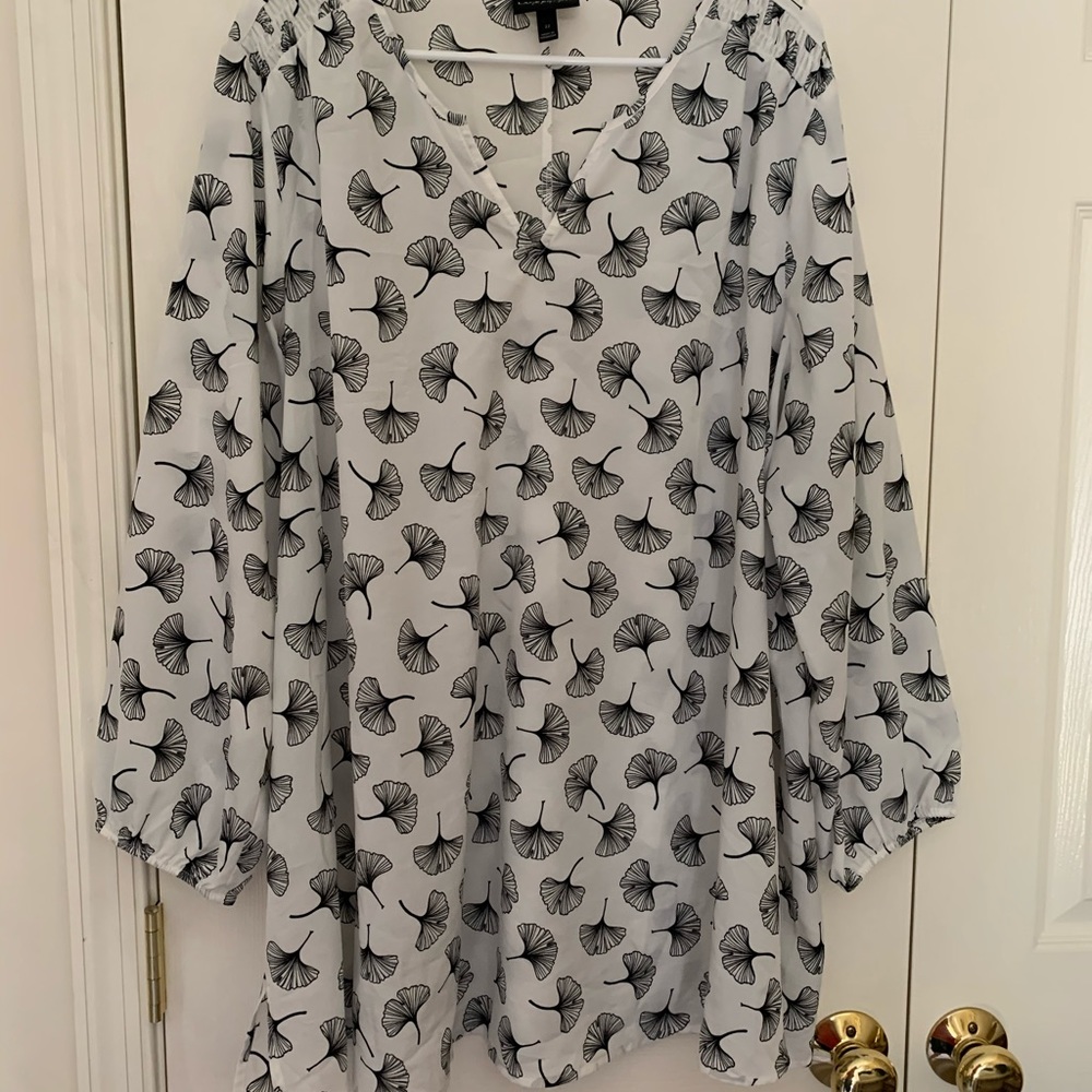 Lane Bryant black and white blouse size 22